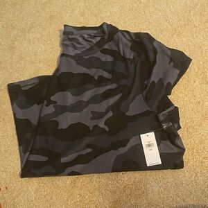 NWT Old Navy Black Came Active Tee